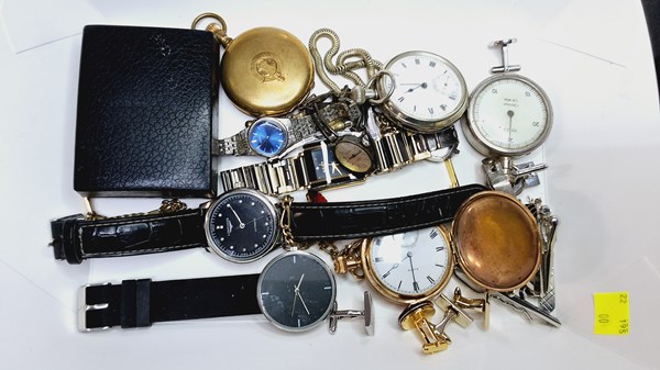 Lot 1035 - WATCHES