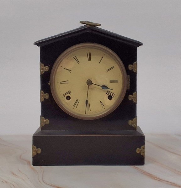 Lot 1270 - MANTEL CLOCK