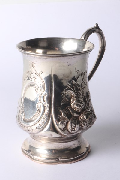 Lot 1042 - SILVER CHRISTENING CUP