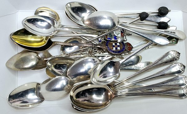 Lot 1054 - SILVER SPOONS