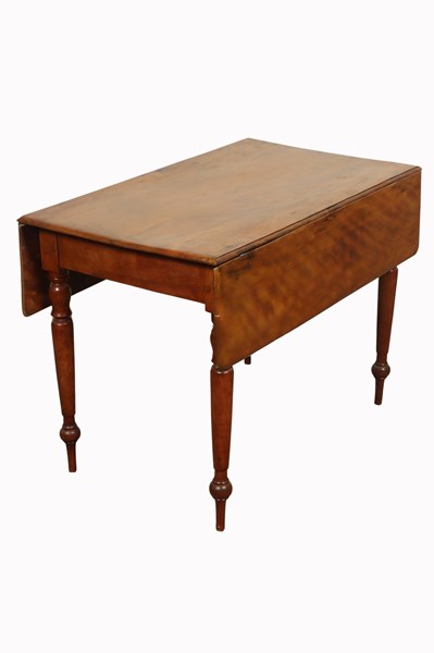 Lot 48 - PEMBROKE TABLE