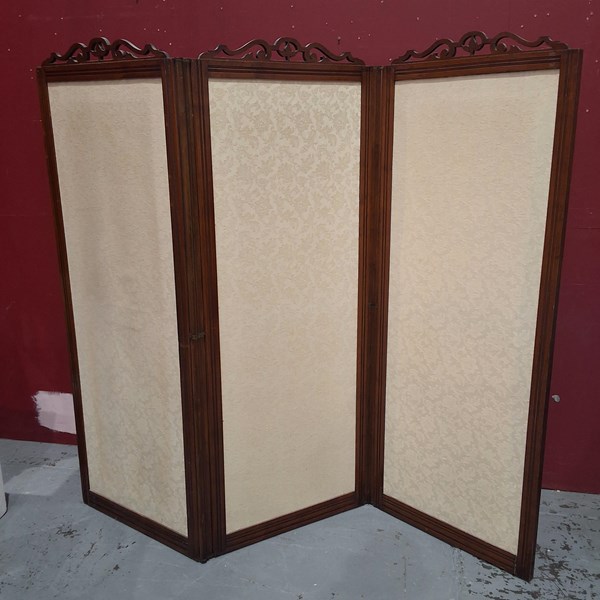 Lot 189 - BI FOLD SCREEN