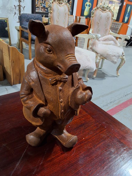 Lot 245 - PIG ORNAMENT