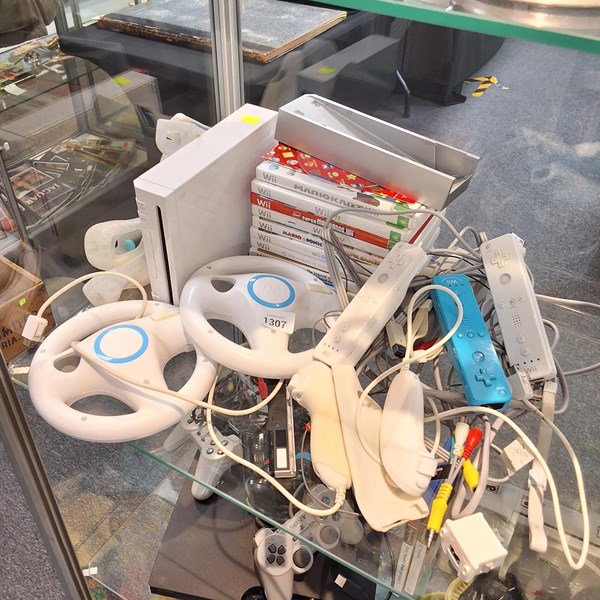 Lot 1307 - NINTENDO WII