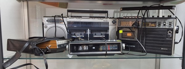 Lot 1315 - CASSETTE PLAYERS & CLOCK RADIO