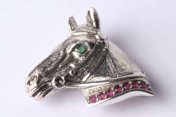 Lot 1031 - SILVER BROOCH/PENDANT