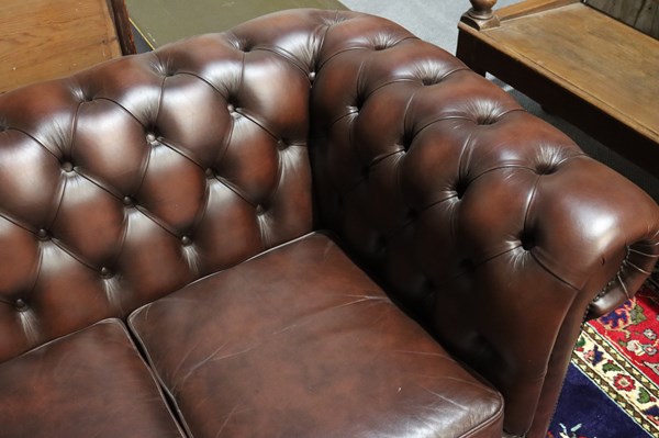 Lot 47 - CHESTERFIELD LOUNGE