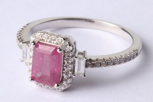 Lot 1016 - SILVER RUBY RING