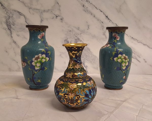 Lot 1119 - CLOISONNE VASES