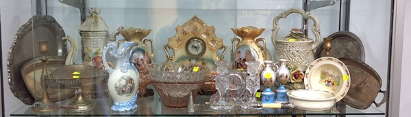 Lot 1323 - CHINA AND METALWARE