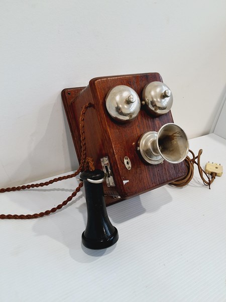 Lot 1238 - TELEPHONE