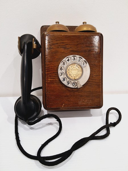 Lot 1180 - TELEPHONE