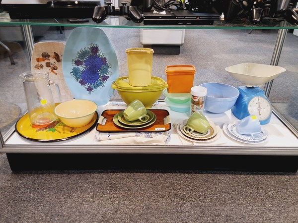 Lot 1309 - VINTAGE KITCHENWARES