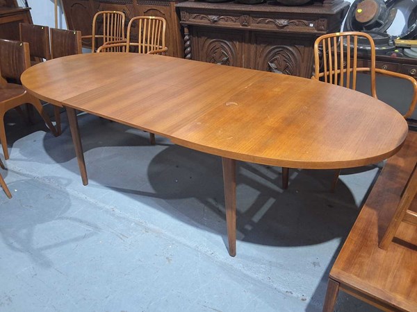 Lot 408 - DINING TABLE