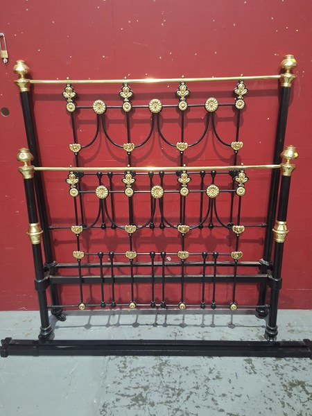 Lot 339 - CAST IRON BED