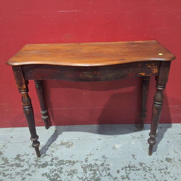 Lot 14 - SIDE TABLE