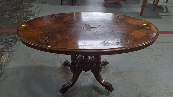 Lot 289 - OCCASIONAL TABLE