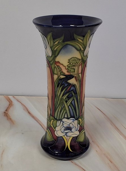 Lot 1164 - MOORCROFT VASE