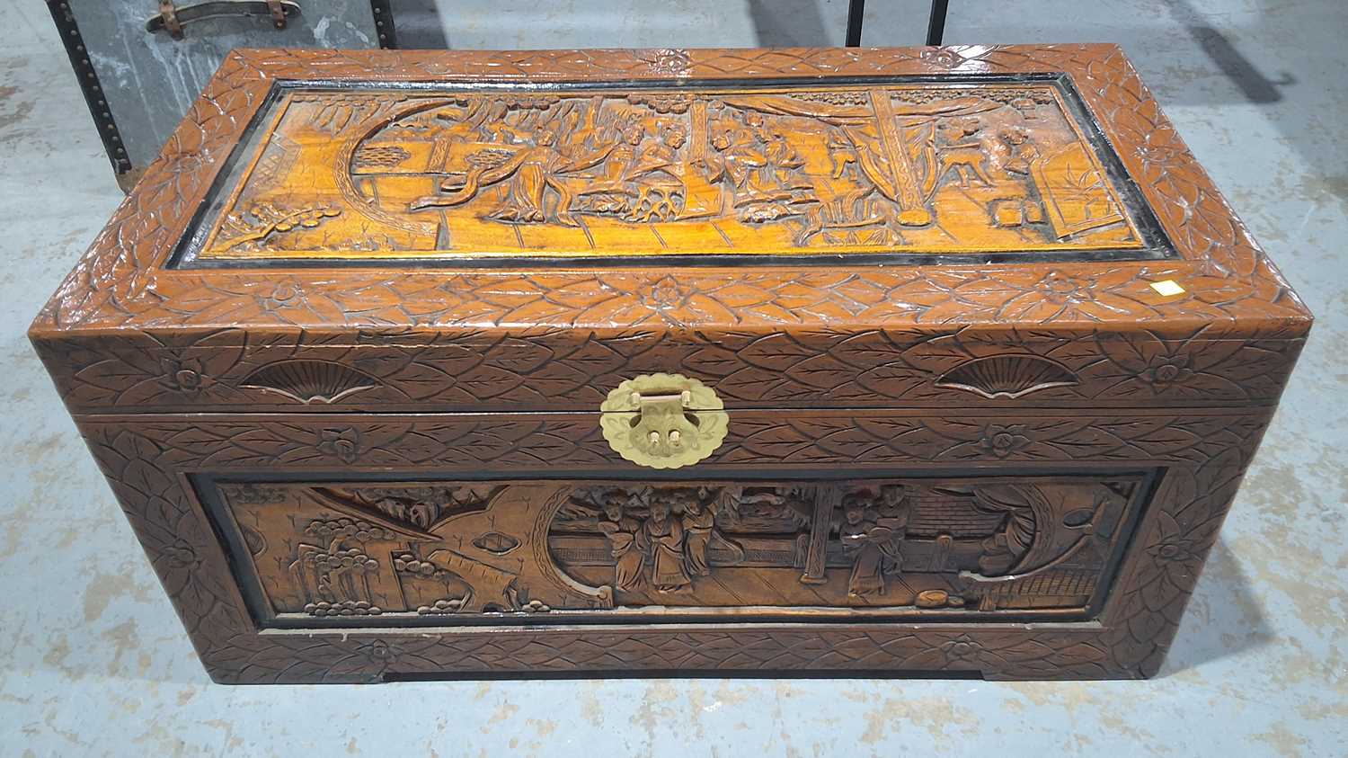 Lot 240 - CAMPHORWOOD TRUNK