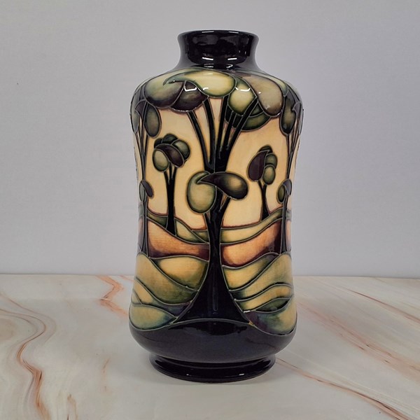 Lot 1165 - MOORCROFT VASE