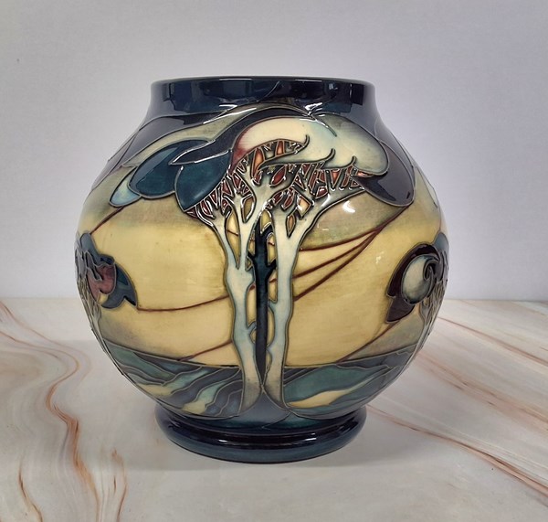 Lot 1166 - MOORCROFT VASE