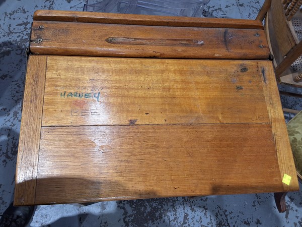 Lot 210 - SCHOOL DESK