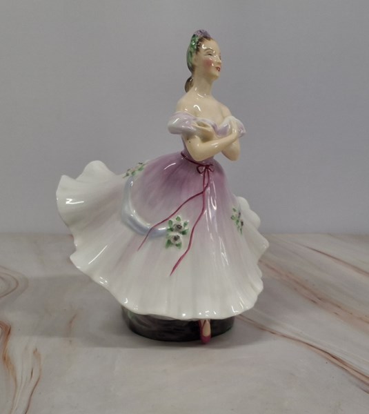 Lot 1176 - ROYAL DOULTON FIGURE