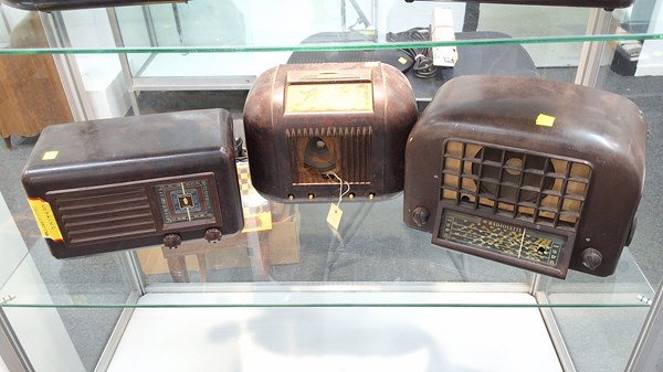 Lot 1384 - BAKELITE RADIOS