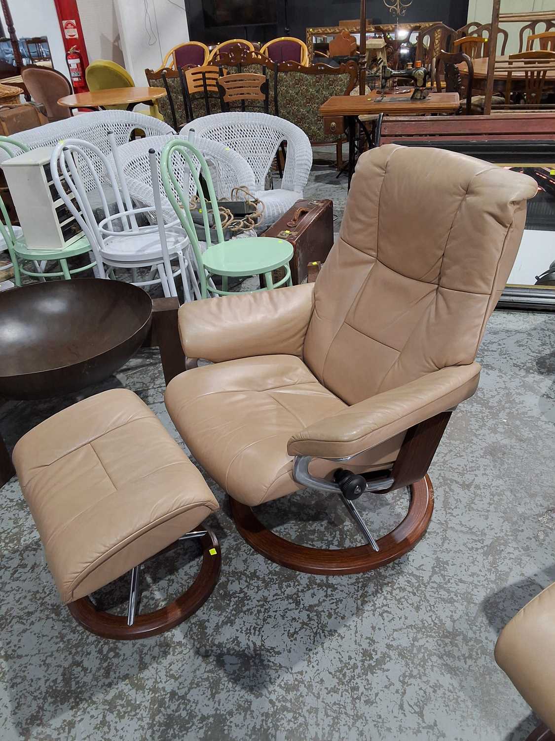 Lot 202 - STRESSLESS ARMCHAIR