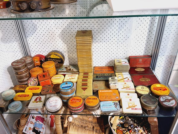 Lot 1235 - TOBACCO TINS