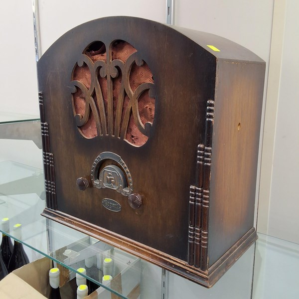 Lot 1379 - TIMBER CASED RADIO