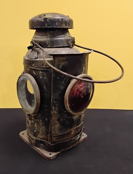 Lot 1371 - RAIL LAMP