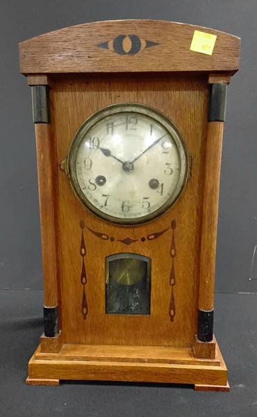 Lot 1268 - CLOCK