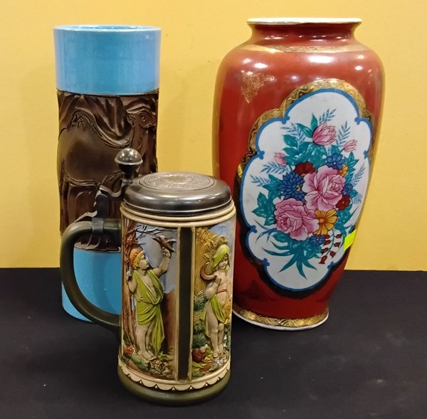 Lot 1325 - CERAMICS