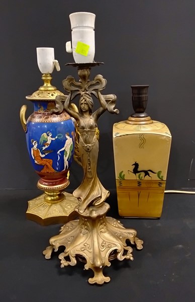 Lot 1258 - TABLE LAMPS