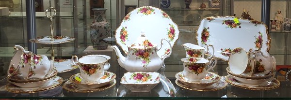 Lot 1187 - ROYAL ALBERT TEA SET