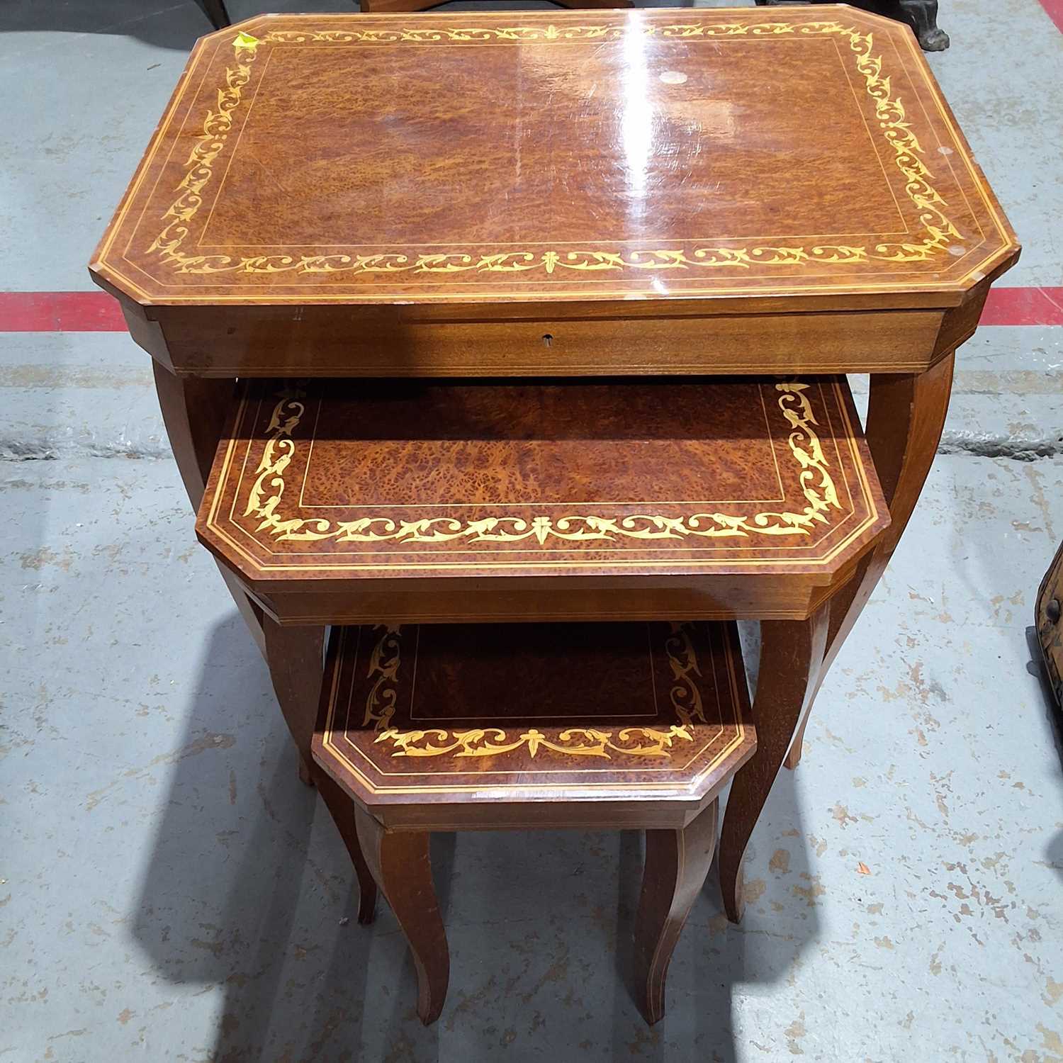 Lot 9 - NEST OF TABLES