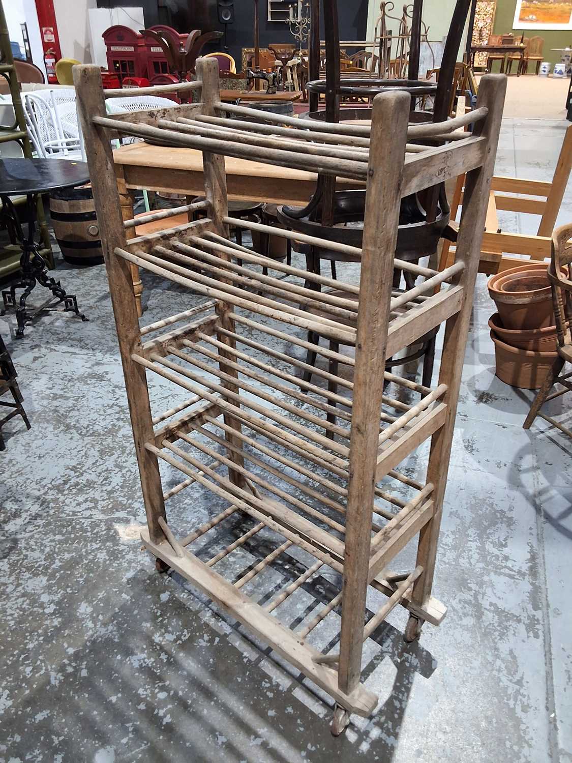 Lot 237 - DRYING RACK