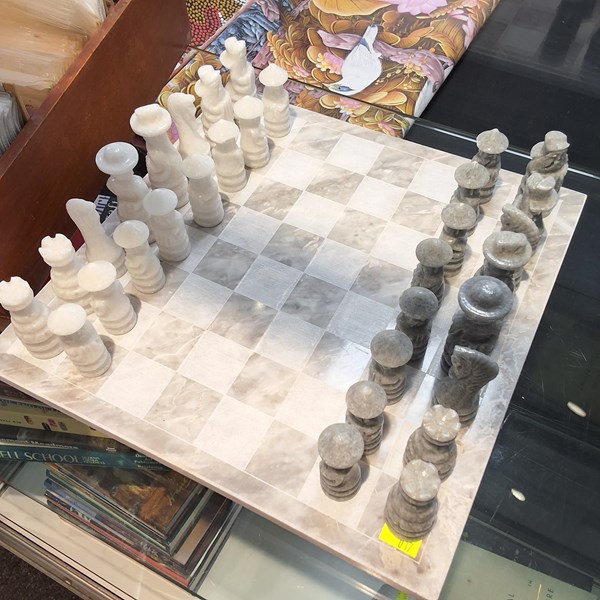 Lot 1131 - CHESS SET