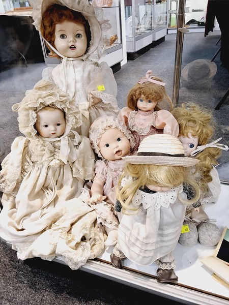 Lot 1357 - A COLLECTION OF DOLLS