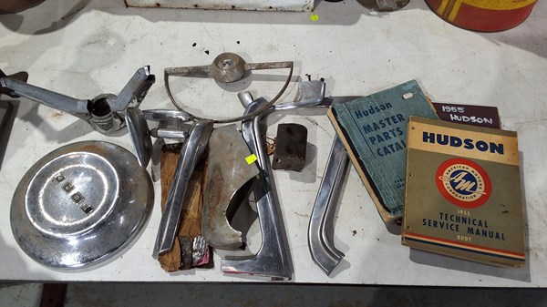 Lot 236 - FORD PARTS