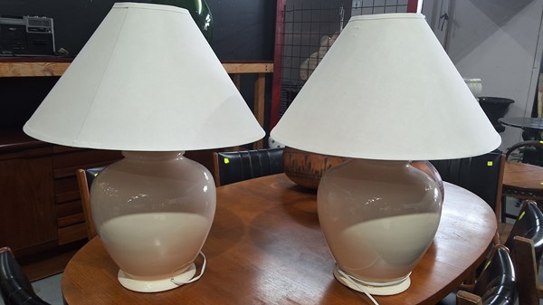Lot 327 - TABLE LAMPS