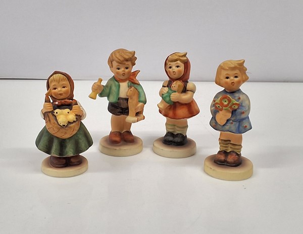 Lot 1306 - GOEBEL HŬMMEL FIGURES