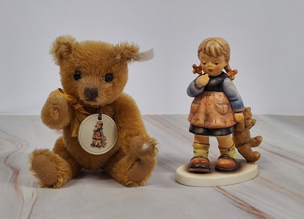 Lot 1349 - GOEBEL FIGURE & STEIFF BEAR