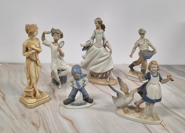 Lot 1127 - CERAMIC FIGURES