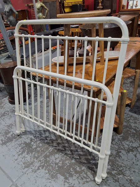 Lot 270 - BED FRAME