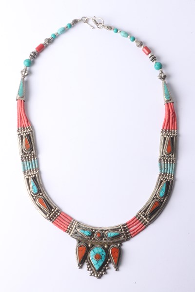 Lot 1046 - TRIBAL NECKLACE
