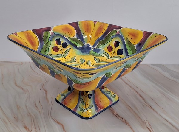 Lot 1198 - CERAMIC COMPORT