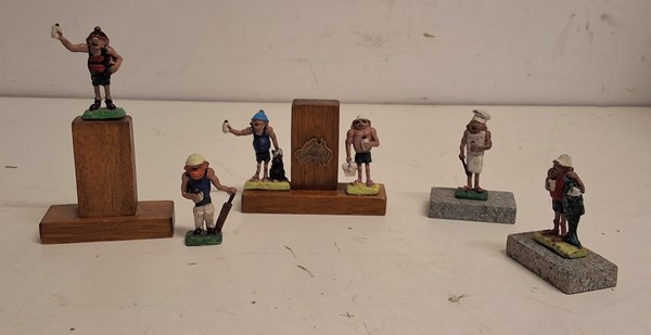 Lot 1198 - NOVELTY FIGURES