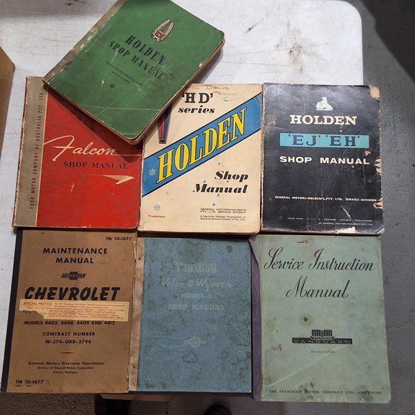 Lot 1114 - MOTORING SHOP MANUALS